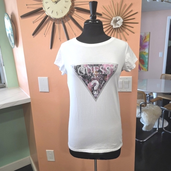 Guess XL White Short Sleeve Tee Casual Essential Triangle T-shirt Slim Fit - Picture 1 of 12
